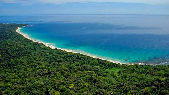 Long Beach on Isla Bastimentos is remote, raw, covered in raw jungle and has clear blue water.