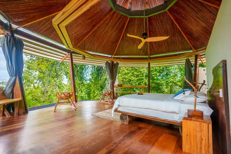 La Loma Jungle Lodge is a luxury all inclusive rainforest resort in Bocas del Toro Panama.