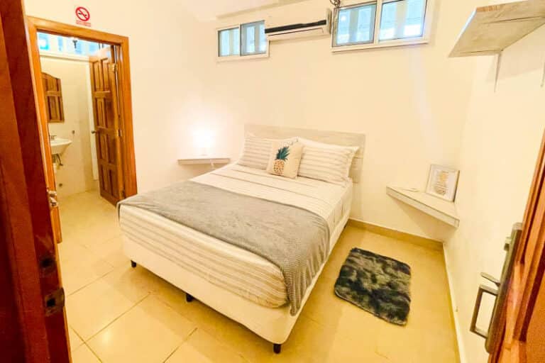 Best Hostels in Bocas del Toro, Panama for 2023 (A Local's Guide)