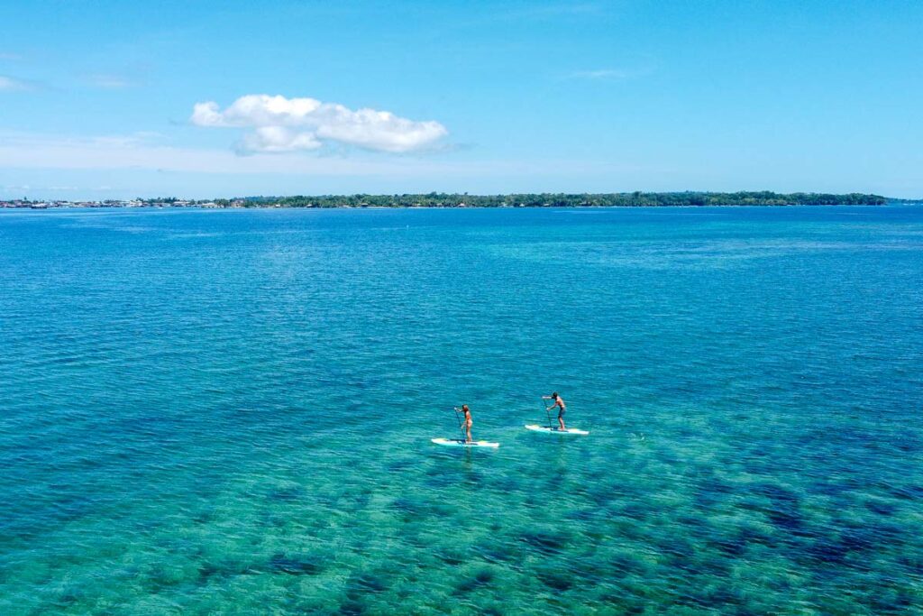 Experience every shade of blue in Bocas del Toro by using the paddle boards or kayaks at Sol Bungalows.